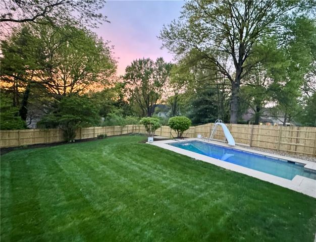 8020 W 116th Street, Overland Park, KS 66210