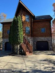 23 PINE VALLEY LANE, Hazleton, PA 18202