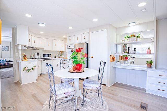 4577 Royal Ridge Boulevard 131, Las Vegas, NV 89103