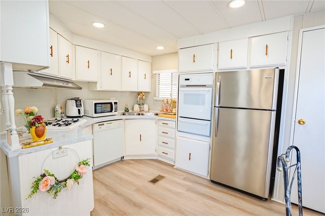 4577 Royal Ridge Boulevard 131, Las Vegas, NV 89103