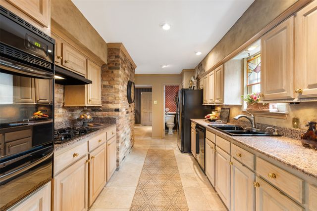 9124 Vinewood Drive, Dallas, TX 75228