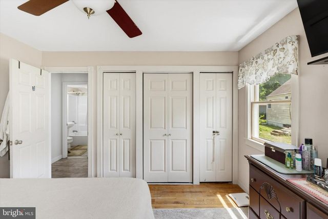 49 LONGWOOD DR, Hamilton, NJ 08620
