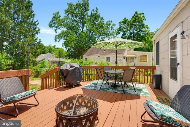 49 LONGWOOD DR, Hamilton, NJ 08620