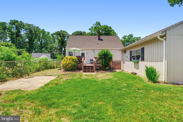 49 LONGWOOD DR, Hamilton, NJ 08620