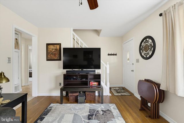 49 LONGWOOD DR, Hamilton, NJ 08620