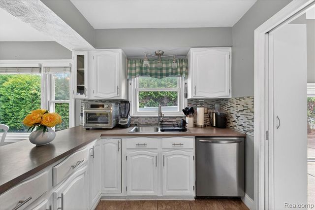 14808 Longtin Street, Southgate, MI 48195