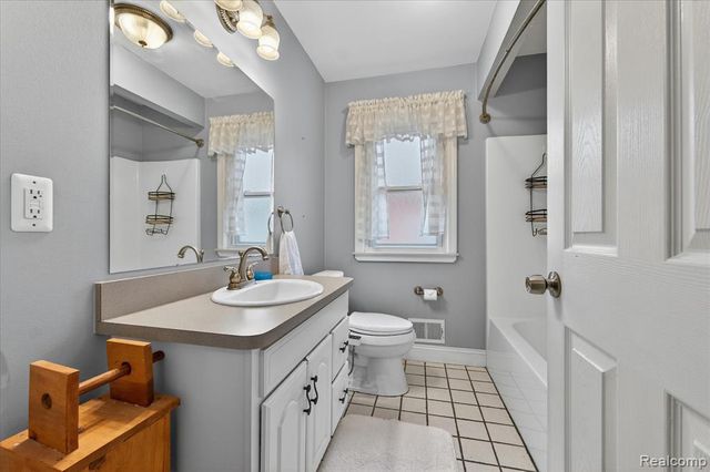 14808 Longtin Street, Southgate, MI 48195