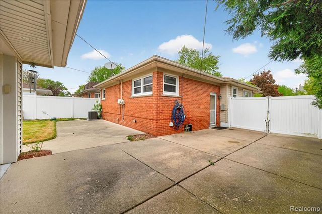 14808 Longtin Street, Southgate, MI 48195
