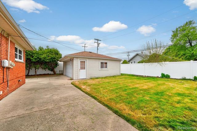 14808 Longtin Street, Southgate, MI 48195