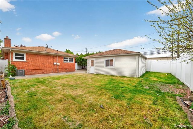 14808 Longtin Street, Southgate, MI 48195