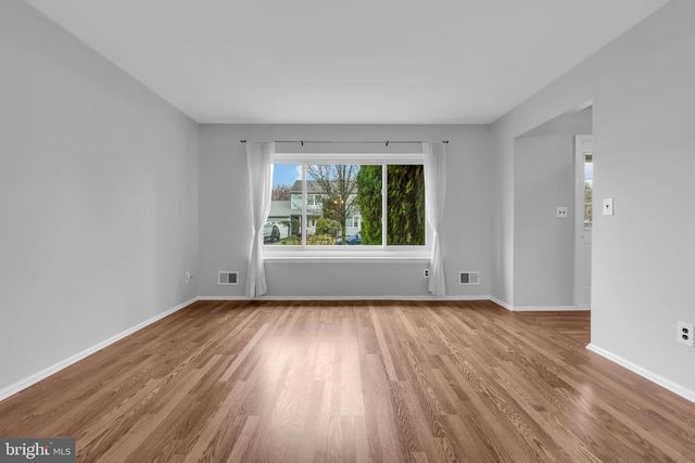 29 LIBERTY DR, Dayton, NJ 08810