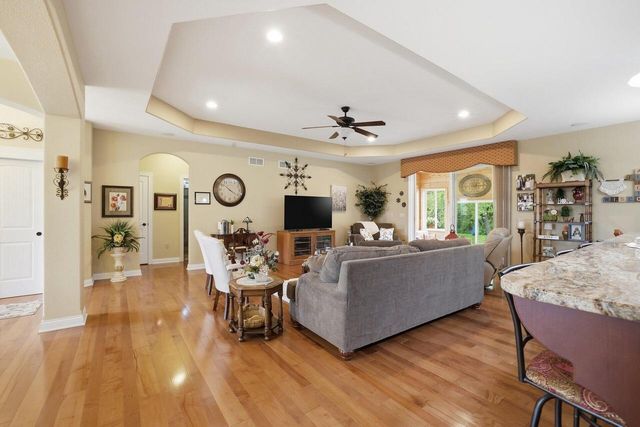 S30W27725 Creekside COURT, Waukesha, WI 53188