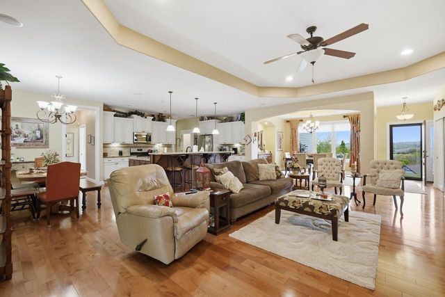 S30W27725 Creekside COURT, Waukesha, WI 53188