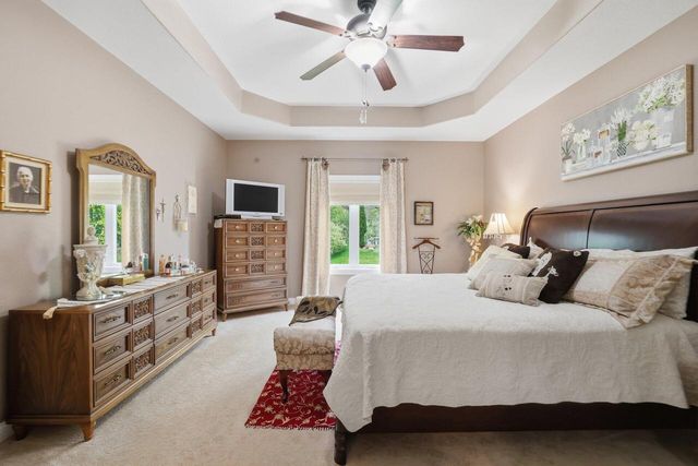 S30W27725 Creekside COURT, Waukesha, WI 53188