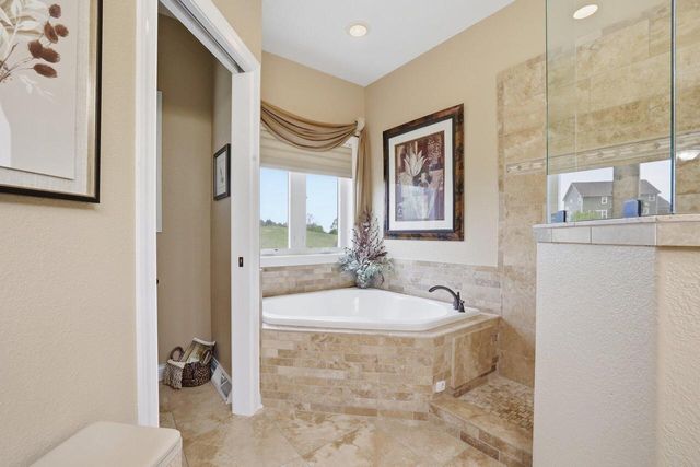 S30W27725 Creekside COURT, Waukesha, WI 53188