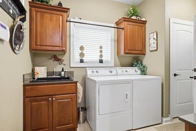 S30W27725 Creekside COURT, Waukesha, WI 53188