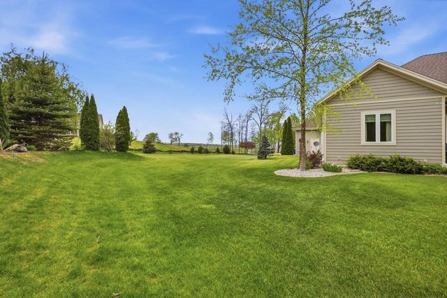 S30W27725 Creekside COURT, Waukesha, WI 53188