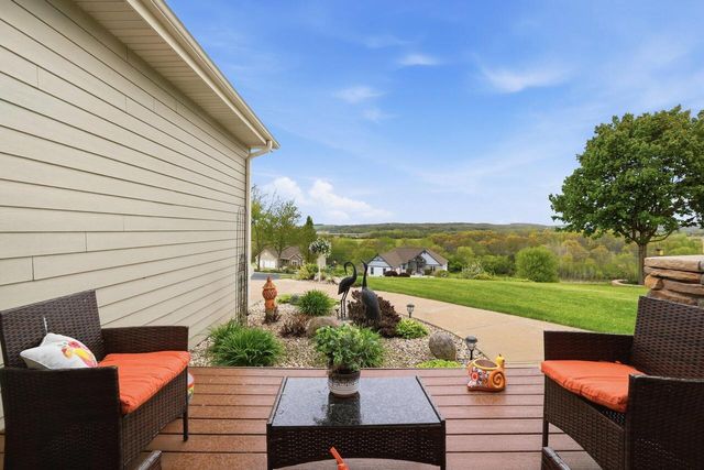S30W27725 Creekside COURT, Waukesha, WI 53188