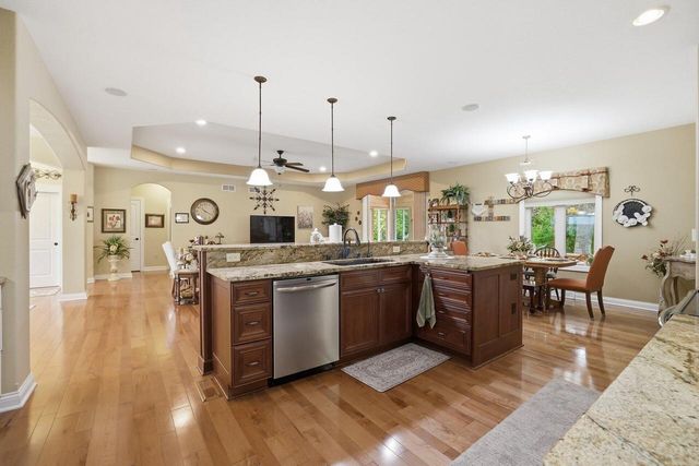 S30W27725 Creekside COURT, Waukesha, WI 53188