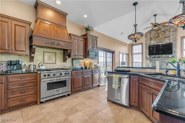 5488 Elson Street SE, Magnolia, OH 44643