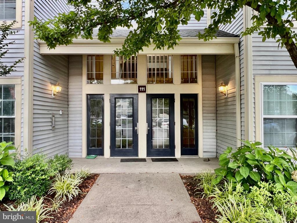 Image 1 of property listing at 111 BISCAYNE CT #4, Princeton, NJ 08540