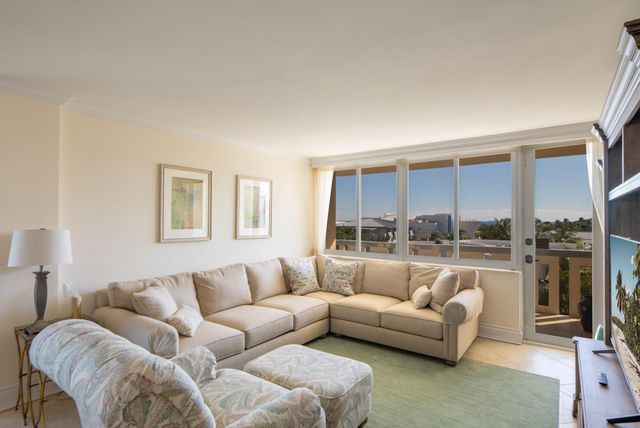 305 N Pompano Beach Boulevard 512, Pompano Beach, FL 33062