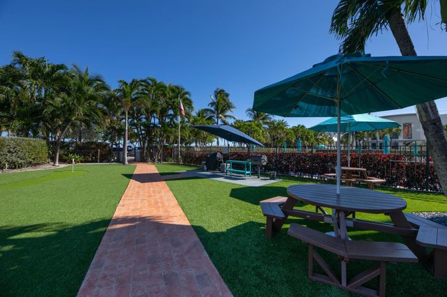 305 N Pompano Beach Boulevard 512, Pompano Beach, FL 33062