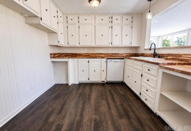 1804 Deerwood Drive, Jonesboro, AR 72404