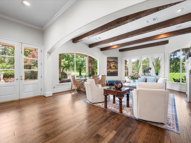 2750 N Southern Oaks Drive, Houston, TX 77068