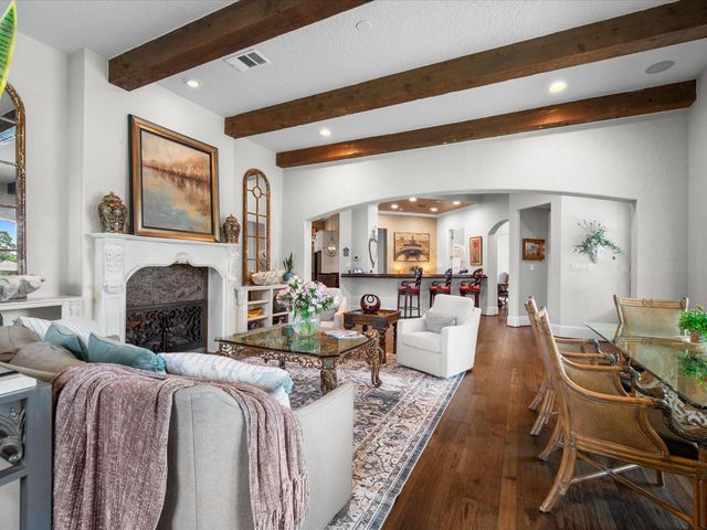 2750 N Southern Oaks Drive, Houston, TX 77068