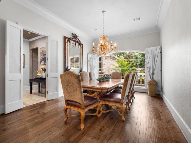 2750 N Southern Oaks Drive, Houston, TX 77068