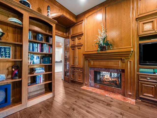 2750 N Southern Oaks Drive, Houston, TX 77068