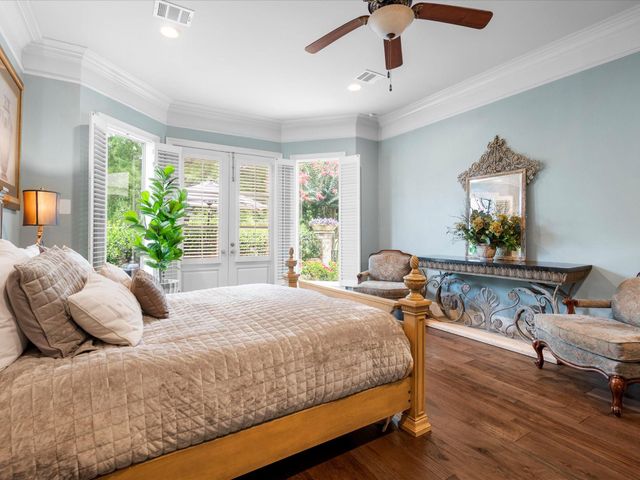 2750 N Southern Oaks Drive, Houston, TX 77068
