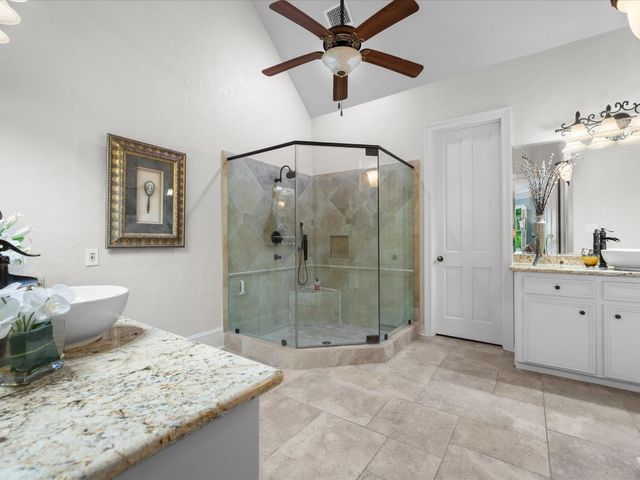 2750 N Southern Oaks Drive, Houston, TX 77068
