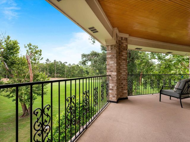 2750 N Southern Oaks Drive, Houston, TX 77068