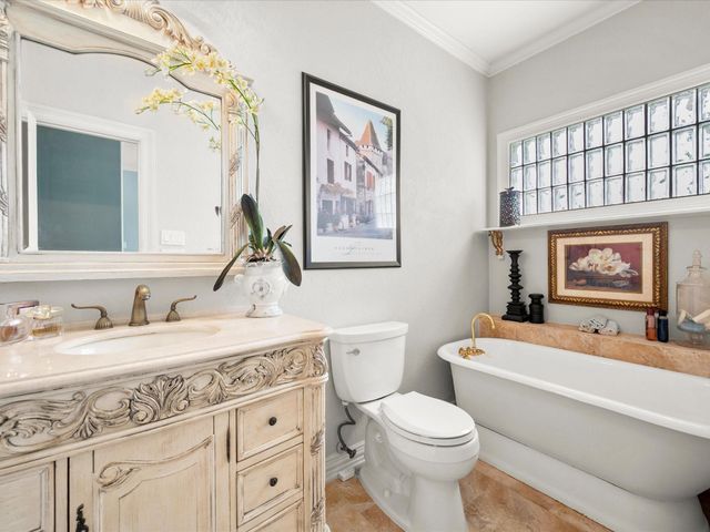 2750 N Southern Oaks Drive, Houston, TX 77068