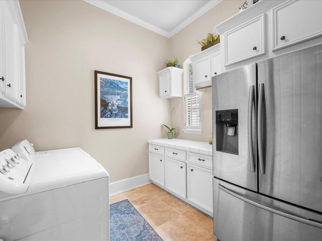 2750 N Southern Oaks Drive, Houston, TX 77068