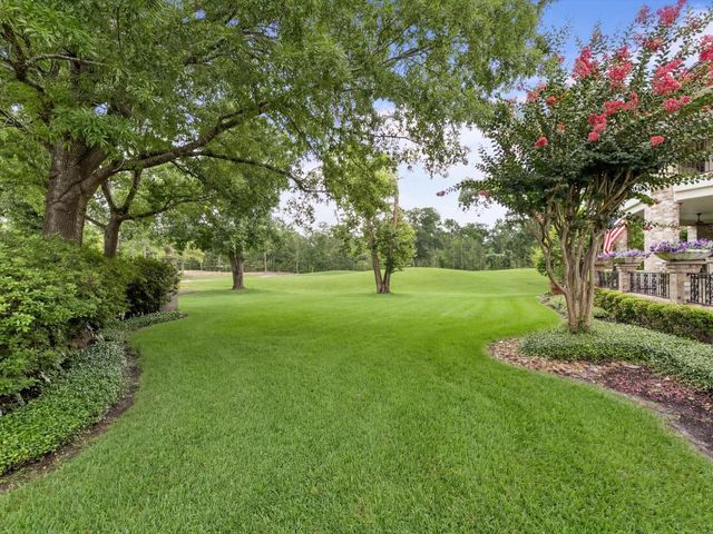 2750 N Southern Oaks Drive, Houston, TX 77068