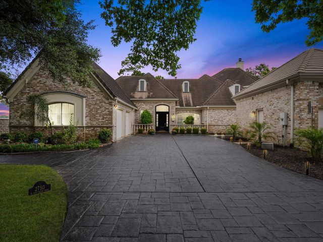 2750 N Southern Oaks Drive, Houston, TX 77068