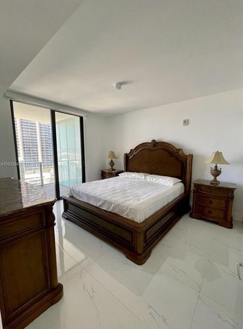 1010 Brickell Ave 2704, Miami, FL 33131