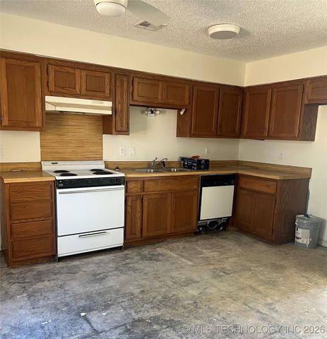 400 E Sunflower, Vian, OK 74962