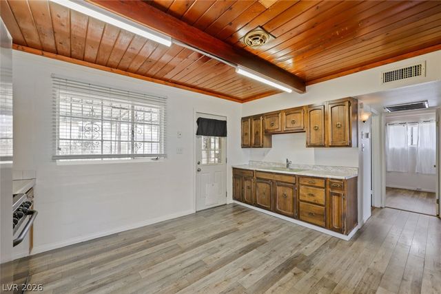 421 Stanford Street, Las Vegas, NV 89107