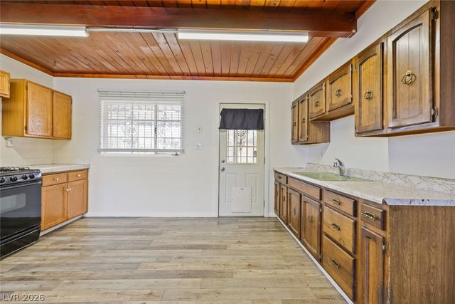 421 Stanford Street, Las Vegas, NV 89107