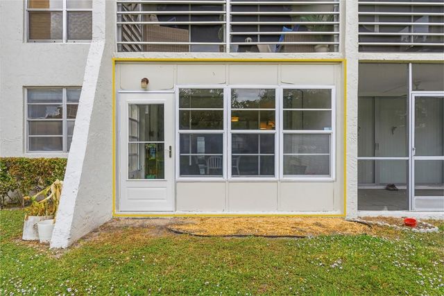 9410 Poinciana Place 108, Davie, FL 33324