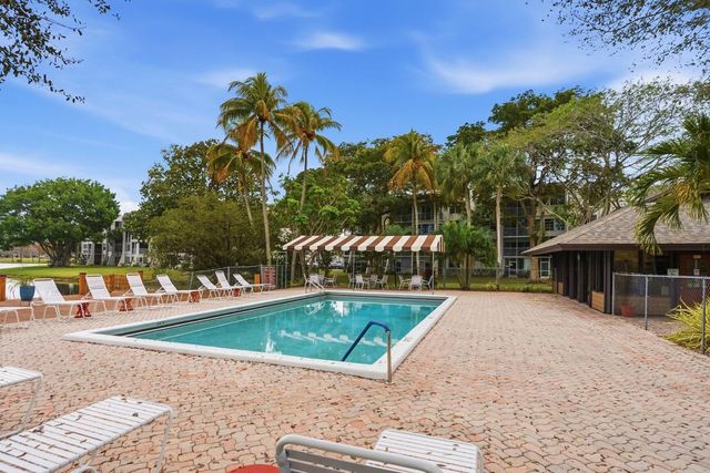 9410 Poinciana Place 108, Davie, FL 33324