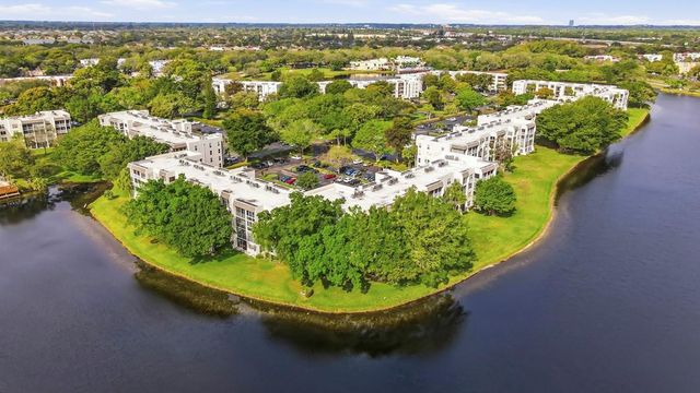 9410 Poinciana Place 108, Davie, FL 33324