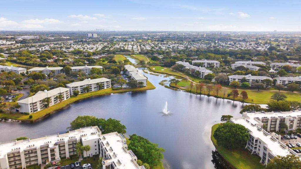 9410 Poinciana Place 108, Davie, FL 33324