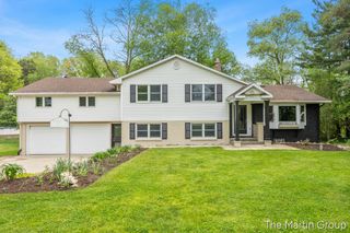 6610 Riga Avenue, Rockford, MI 49341