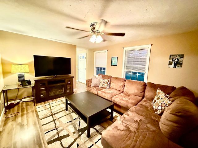 217 Dudley Southbridge Rd, Dudley, MA 01571