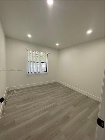 10016 Winding Lake Rd 202, Sunrise, FL 33351